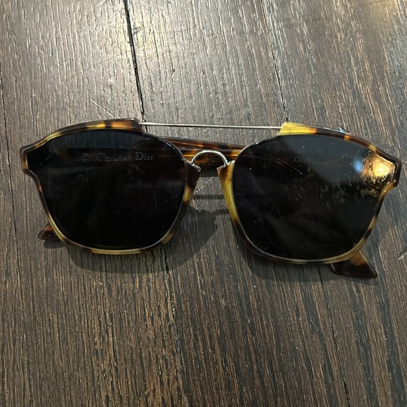 Christian Dior Authentic Sunglasses with case, new cleaner and box - Picture 2 of 9